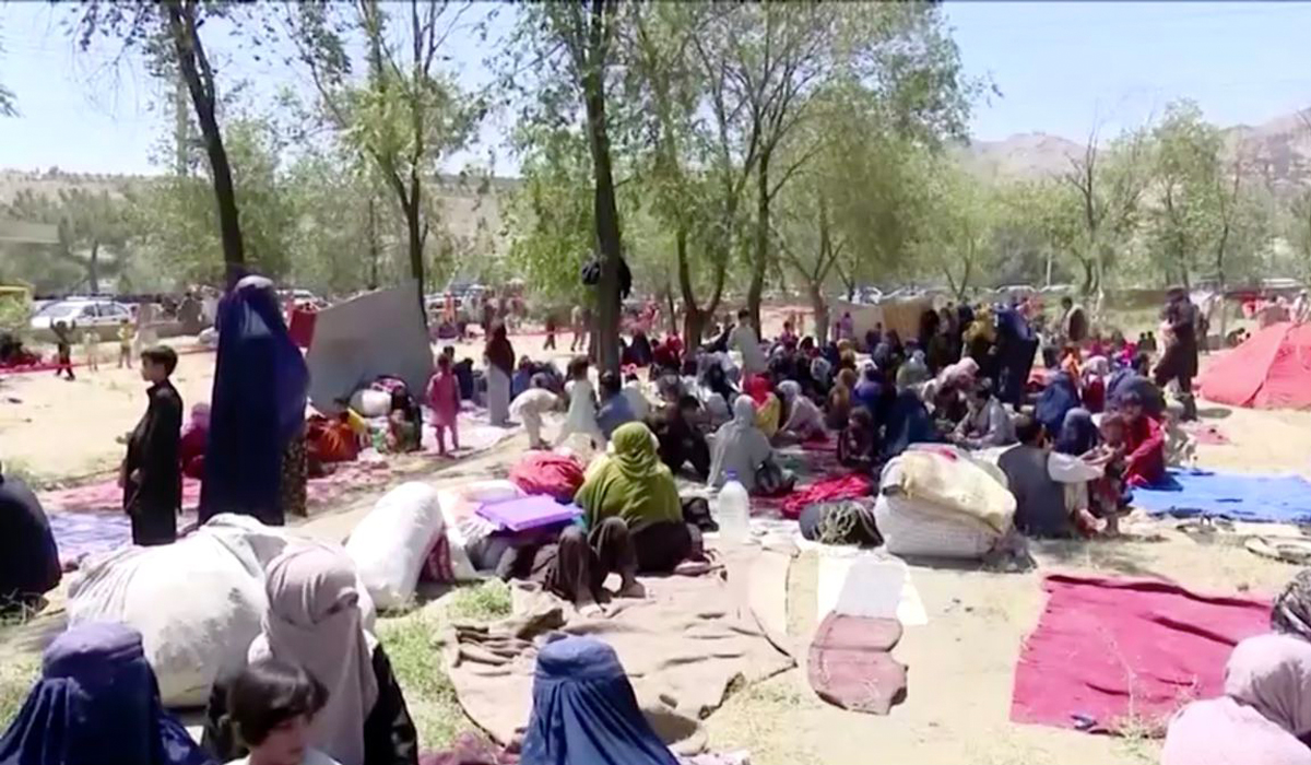 Hundreds of displaced families seek food and shelter in Kabul